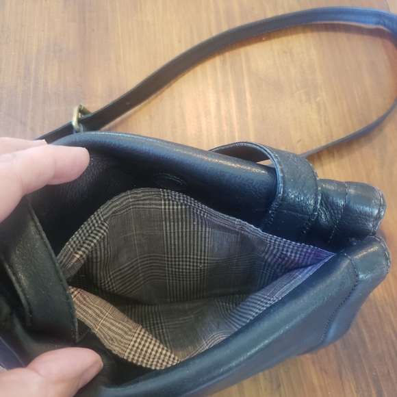 Hobo black leather crossbody bag - Picture 8 of 14